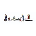 WOODLAND A2748 PAINTED FIGURES - WELDERS AND ACCESSORIES - O SCALE